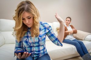 45. Children_Ignoring_Parents